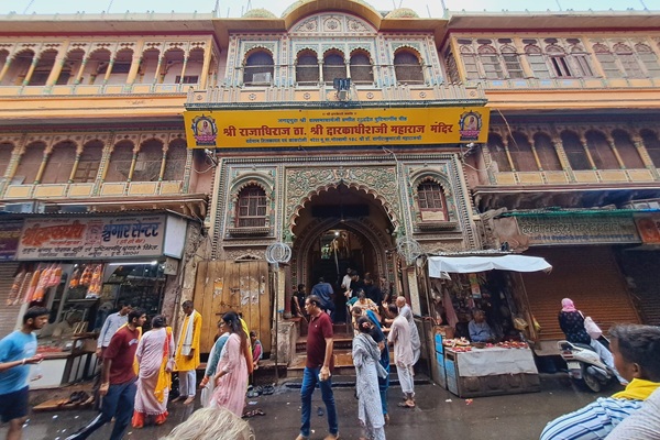 Shri Dwarkadhish Temple