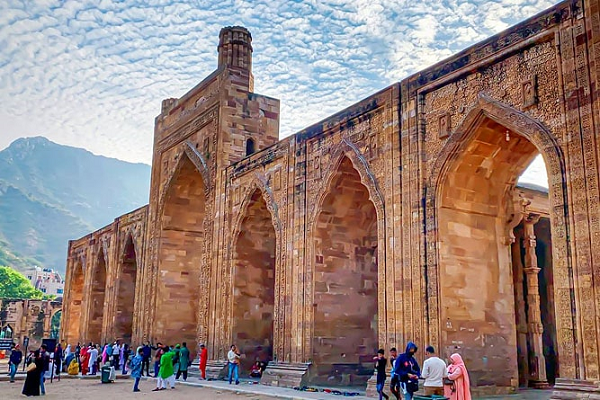 Adhai Din Jhopra