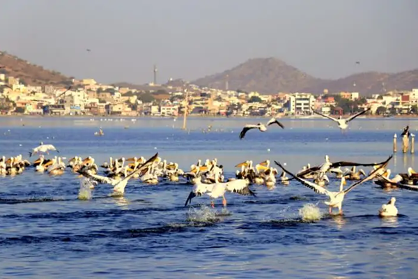 Kachuudah Lake